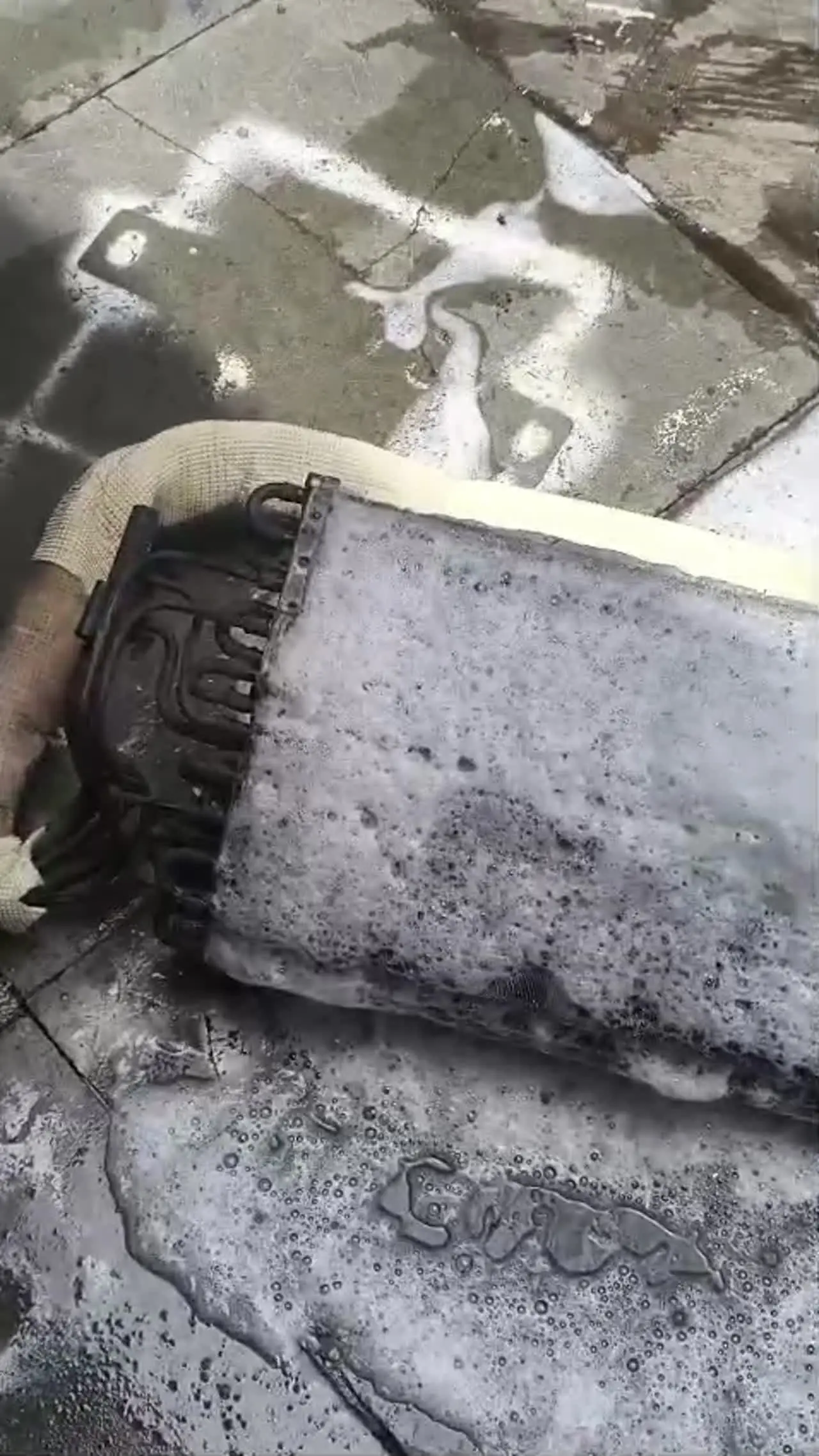 Play video: outdoor unit coil chemical wash